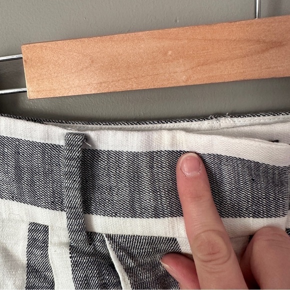 Ann Taylor Striped Lined shorts - Picture 8 of 9